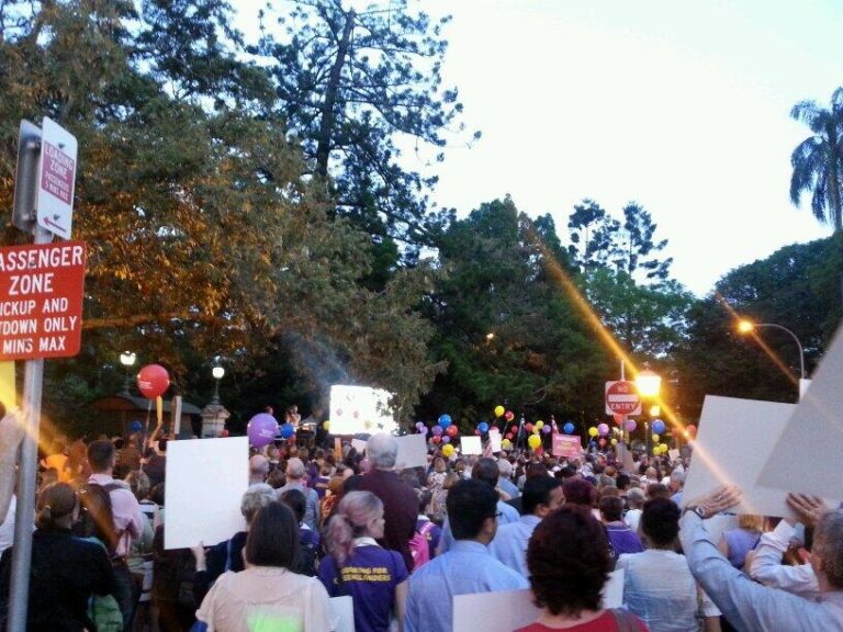 Rally backs Queensland’s doctors over Newman gov’t