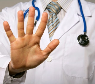 Queensland doctors worst in nation for washing hands properly before treating patients