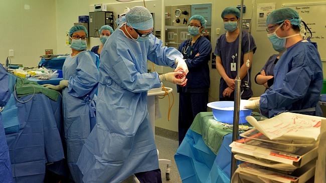 Vic Surgeons perform marathon organ swap