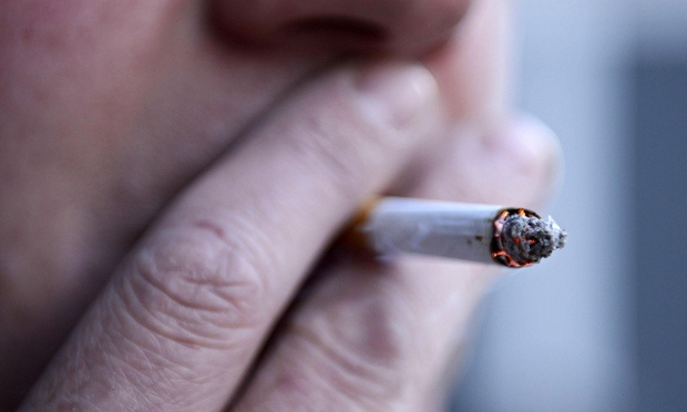 Doctors vote for ban on UK cigarette sales to those born after 2000