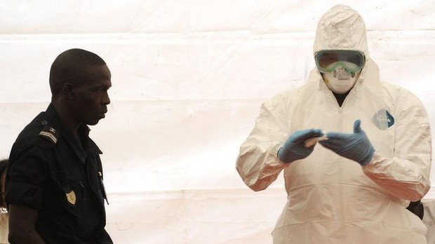 Australian airports scanned for signs of Ebola