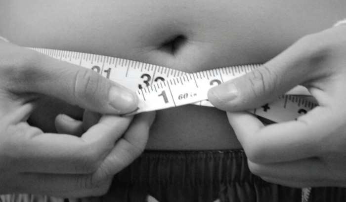 Belly-and-tape-measure-photo-1024x669