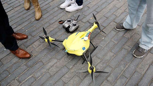 The defibrillator weighs around 4kg and can fly at the speed of 100km/h. It can quickly d