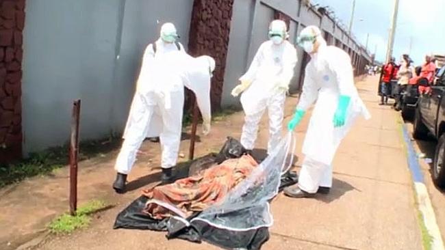 Shocking moment Ebola ‘corpse’ moved