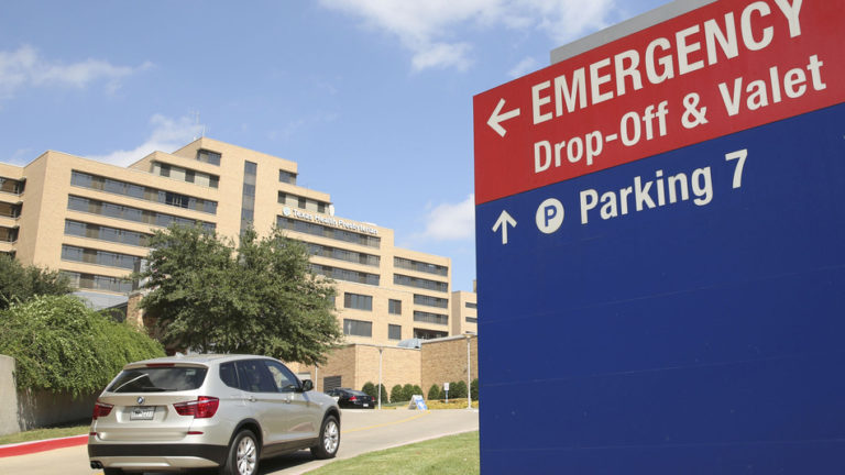 Dallas Nurses Cite Horrifying Conditions in Ebola Care