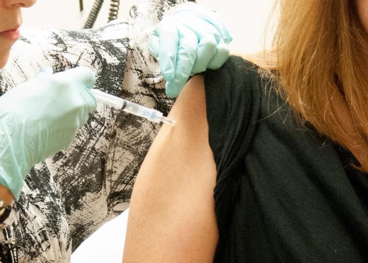 Experimental Ebola vaccine appears safe, prompts immune response