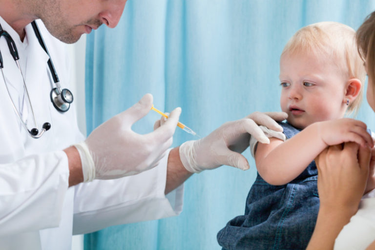 In infants, pain from vaccinations shows up in brain activity