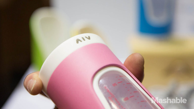 This smart baby bottle holder monitors food intake