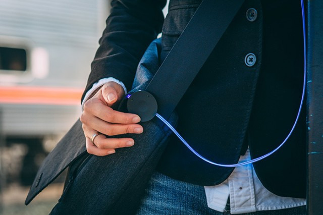 Glow headphones will beam light, pulse to your heartbeat