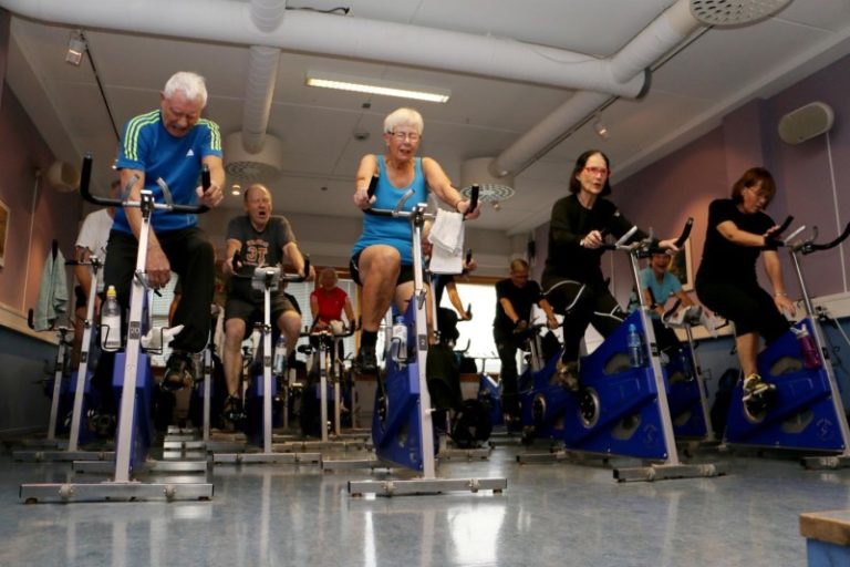 Can exercise training prevent premature death in elderly?