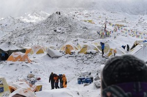 Nepal death toll climbs towards 2,000 as world responds to earthquake