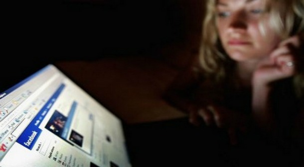 Study Links Heavy Facebook Use To Depressive Symptoms