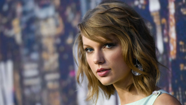 Taylor Swift revealed her mom’s cancer diagnosis in a heartfelt Tumblr post