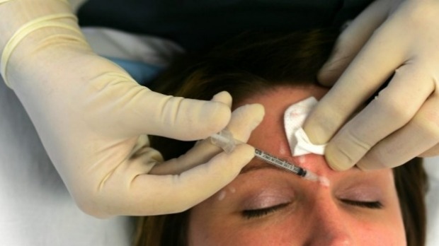 Call for mandatory two week waiting period before cosmetic surgery