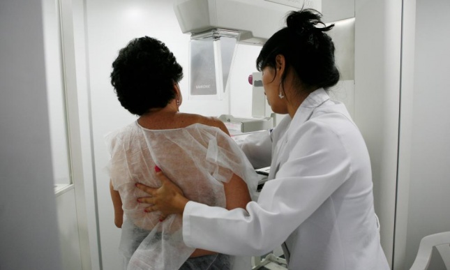 Breast cancer screening cuts chance of dying from disease by 40%, say experts