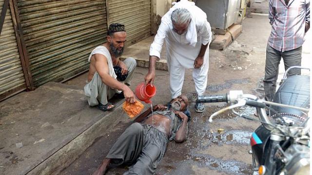 A Week-Long Heat Wave In Pakistan Has Killed Over 1,200 People