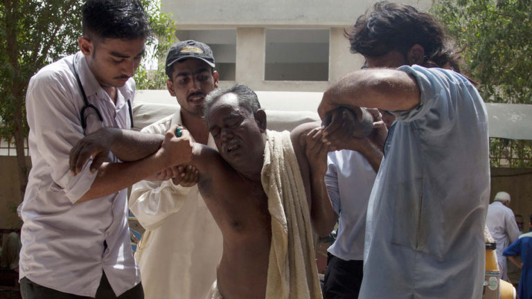 Pakistan heat wave, power failures kill over 600 people in Karachi