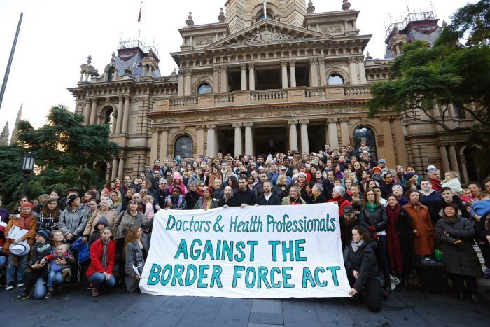 Medical professionals stage protest over law that criminalises detention centre whistle blowers