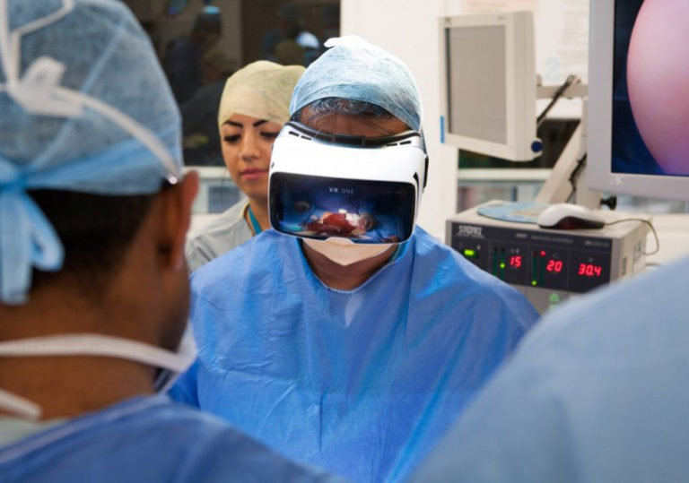 First Live Cancer Surgery Broadcast Using Virtual Reality